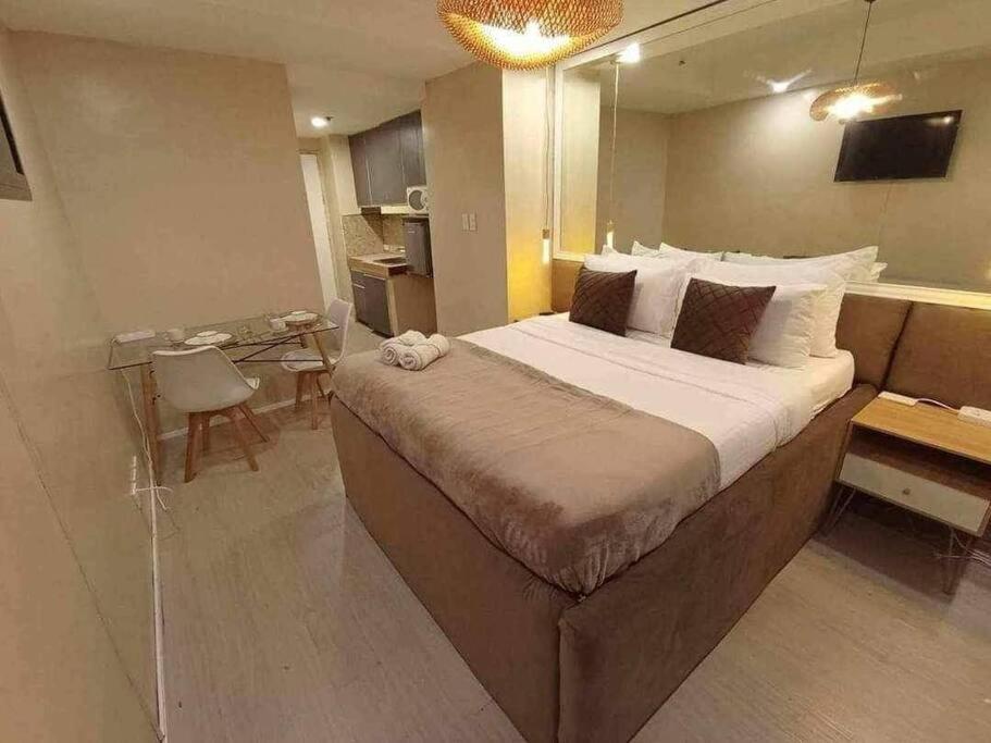 Apartment Citadel A4 Nightlife Makati Free Pool Manila