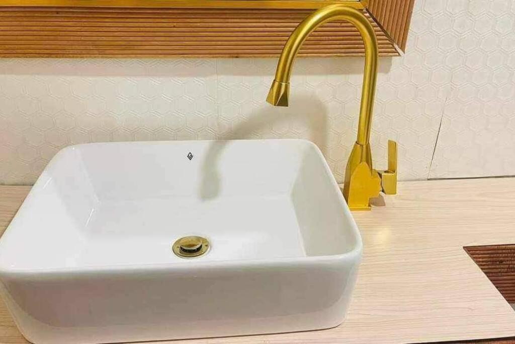Apartment Citadel A4 Nightlife Makati Free Pool Manila
