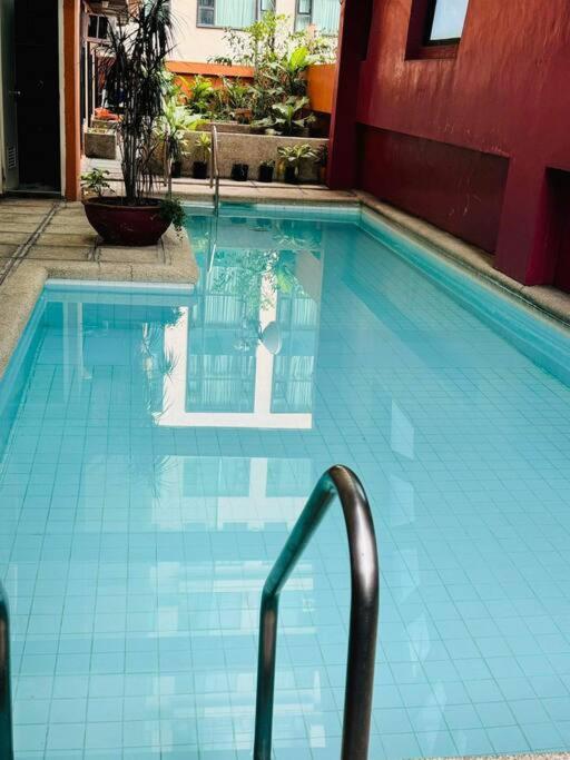 Citadel A4 Nightlife Makati Free Pool Apartment Manila